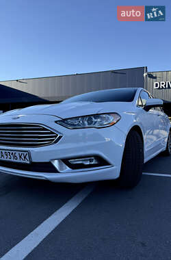 Седан Ford Fusion 2017 в 
