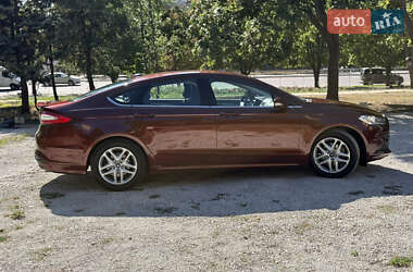 Седан Ford Fusion 2016 в 