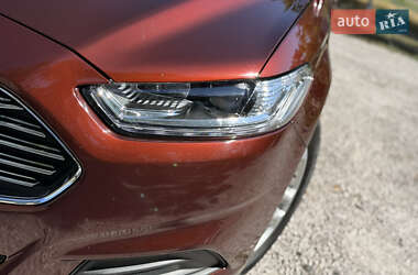 Седан Ford Fusion 2016 в 