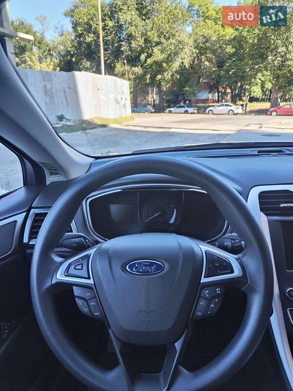 Седан Ford Fusion 2015 в Запоріжжі