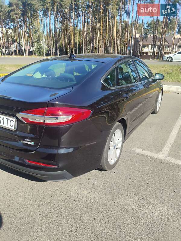 Седан Ford Fusion 2019 в Ирпене