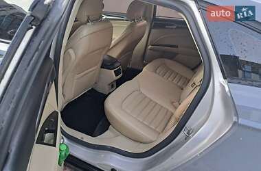Седан Ford Fusion 2013 в 