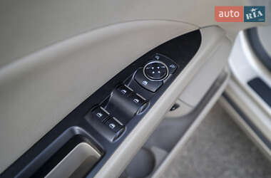 Седан Ford Fusion 2016 в 