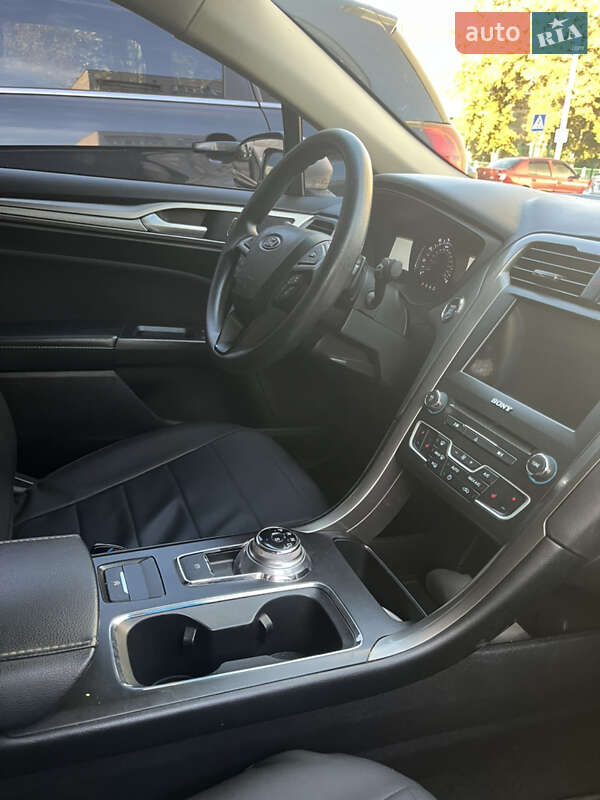 Седан Ford Fusion 2018 в Кременчуці