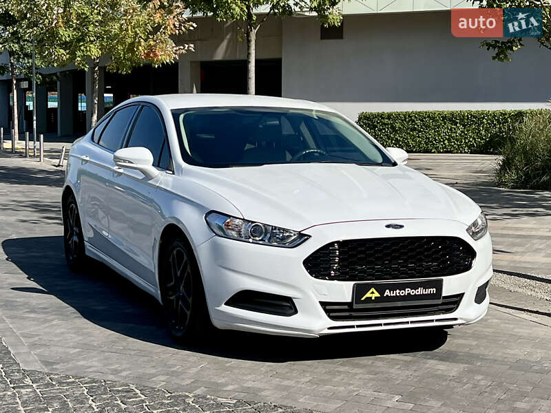 Седан Ford Fusion 2015 в Києві