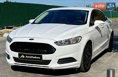 Седан Ford Fusion 2015 в 