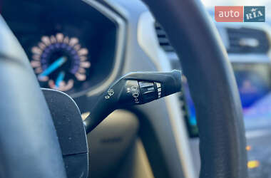Седан Ford Fusion 2015 в 