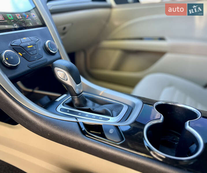 Седан Ford Fusion 2015 в Києві