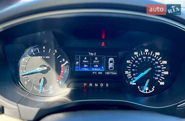 Седан Ford Fusion 2015 в 