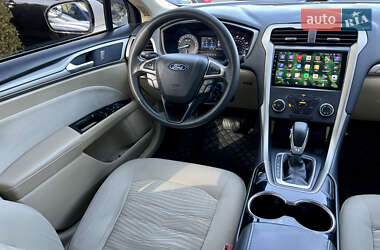 Седан Ford Fusion 2015 в 