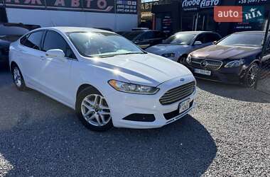 Седан Ford Fusion 2016 в 
