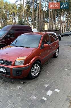 Хэтчбек Ford Fusion 2008 в 