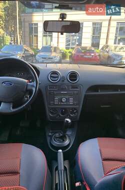 Хэтчбек Ford Fusion 2008 в 