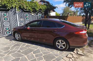 Седан Ford Fusion 2015 в 