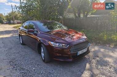 Седан Ford Fusion 2015 в 