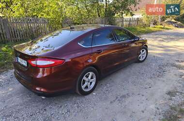 Седан Ford Fusion 2015 в 
