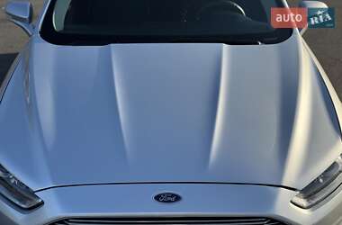 Седан Ford Fusion 2013 в 