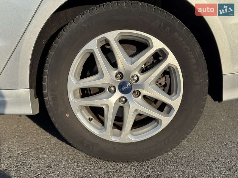 Седан Ford Fusion 2013 в Днепре