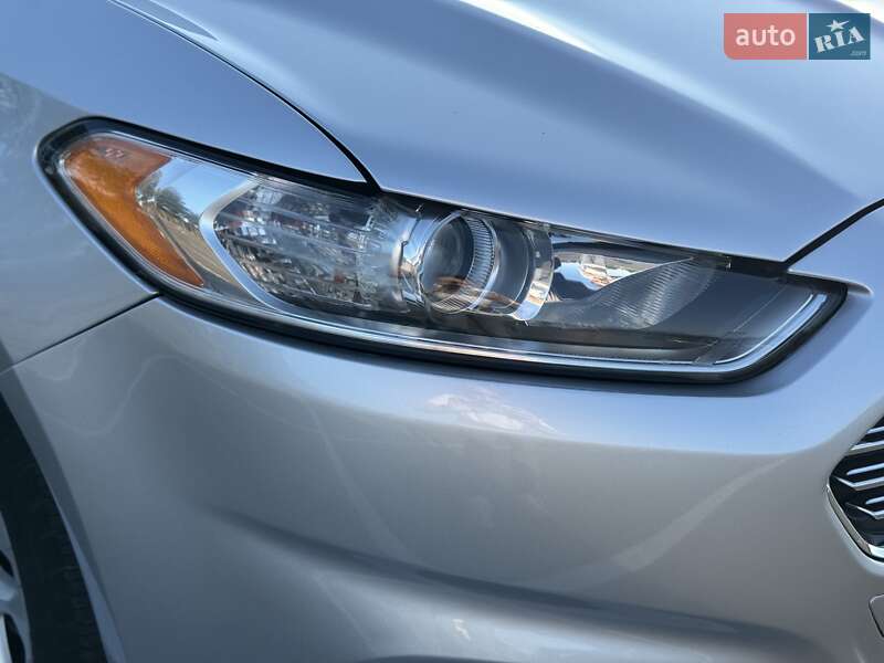 Седан Ford Fusion 2013 в Днепре