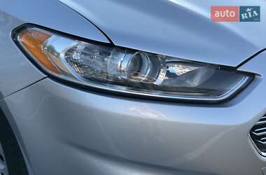 Седан Ford Fusion 2013 в 
