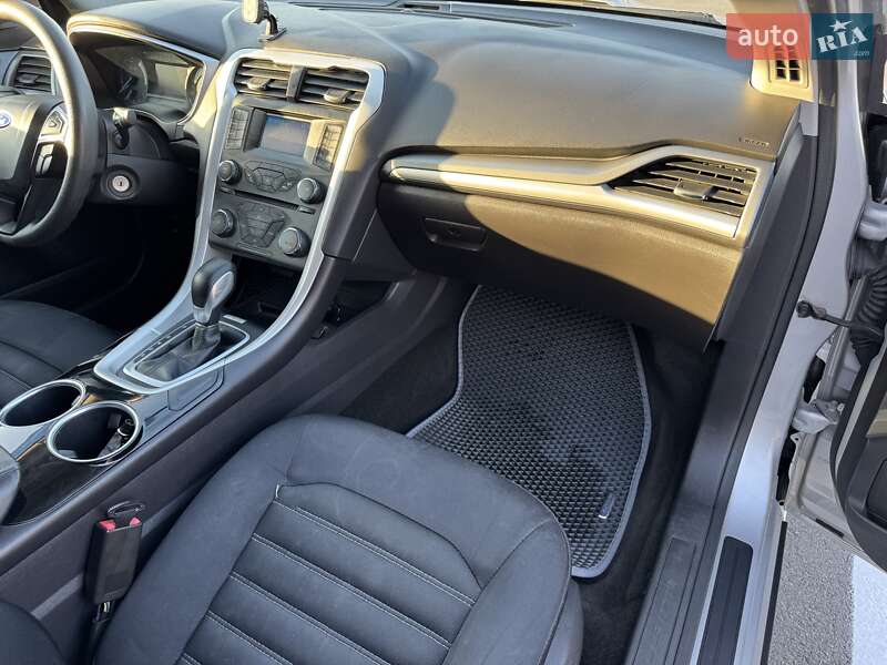 Седан Ford Fusion 2013 в Днепре