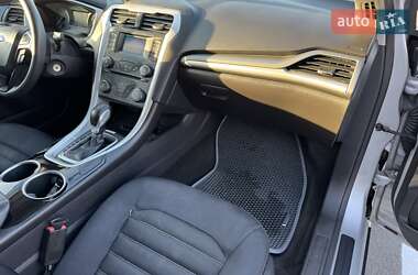 Седан Ford Fusion 2013 в 
