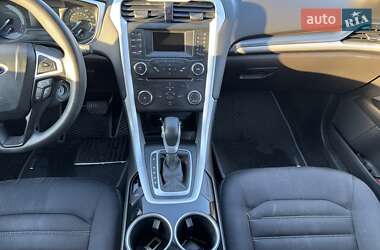 Седан Ford Fusion 2013 в 