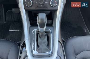 Седан Ford Fusion 2013 в 