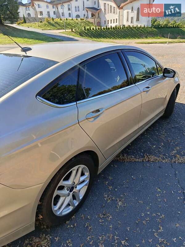 Седан Ford Fusion 2016 в Дрогобичі