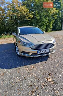 Седан Ford Fusion 2016 в 