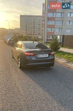Седан Ford Fusion 2016 в 
