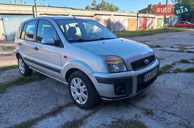 Хэтчбек Ford Fusion 2006 в 