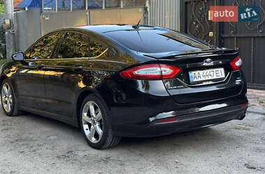 Седан Ford Fusion 2013 в 