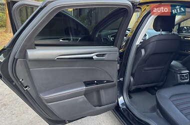 Седан Ford Fusion 2013 в 