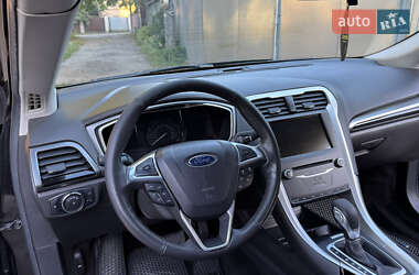 Седан Ford Fusion 2013 в 