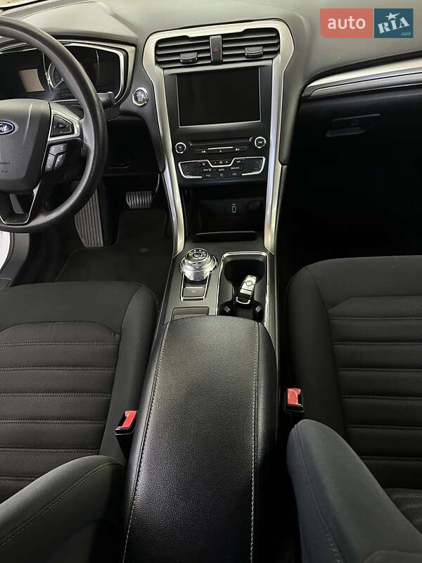 Седан Ford Fusion 2016 в Полтаві
