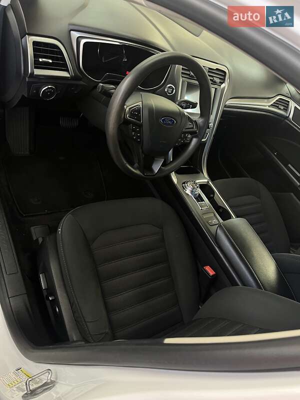 Седан Ford Fusion 2016 в Полтаві