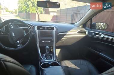 Седан Ford Fusion 2015 в 