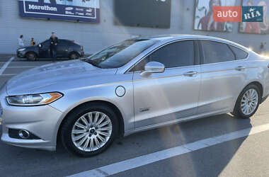 Седан Ford Fusion 2014 в 