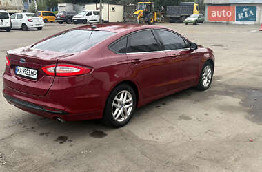 Седан Ford Fusion 2012 в 