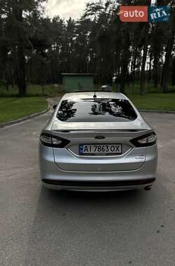 Седан Ford Fusion 2013 в 
