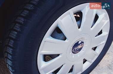 Хетчбек Ford Fusion 2009 в 