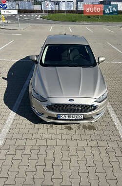 Седан Ford Fusion 2017 в 