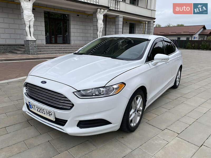 Седан Ford Fusion 2014 в 
