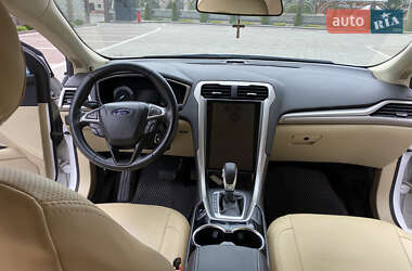 Седан Ford Fusion 2014 в 
