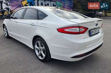 Седан Ford Fusion 2014 в 