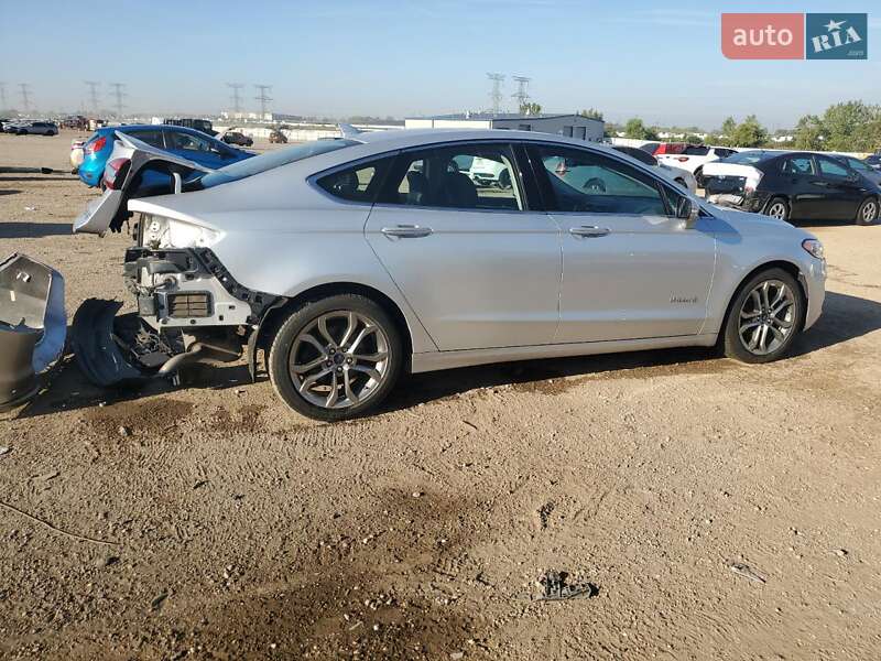 Седан Ford Fusion 2019 в Львові