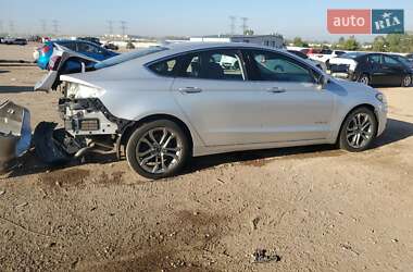 Седан Ford Fusion 2019 в 
