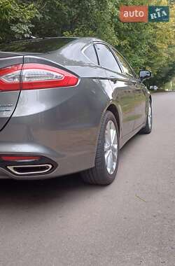 Седан Ford Fusion 2013 в 