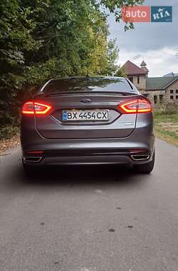 Седан Ford Fusion 2013 в 
